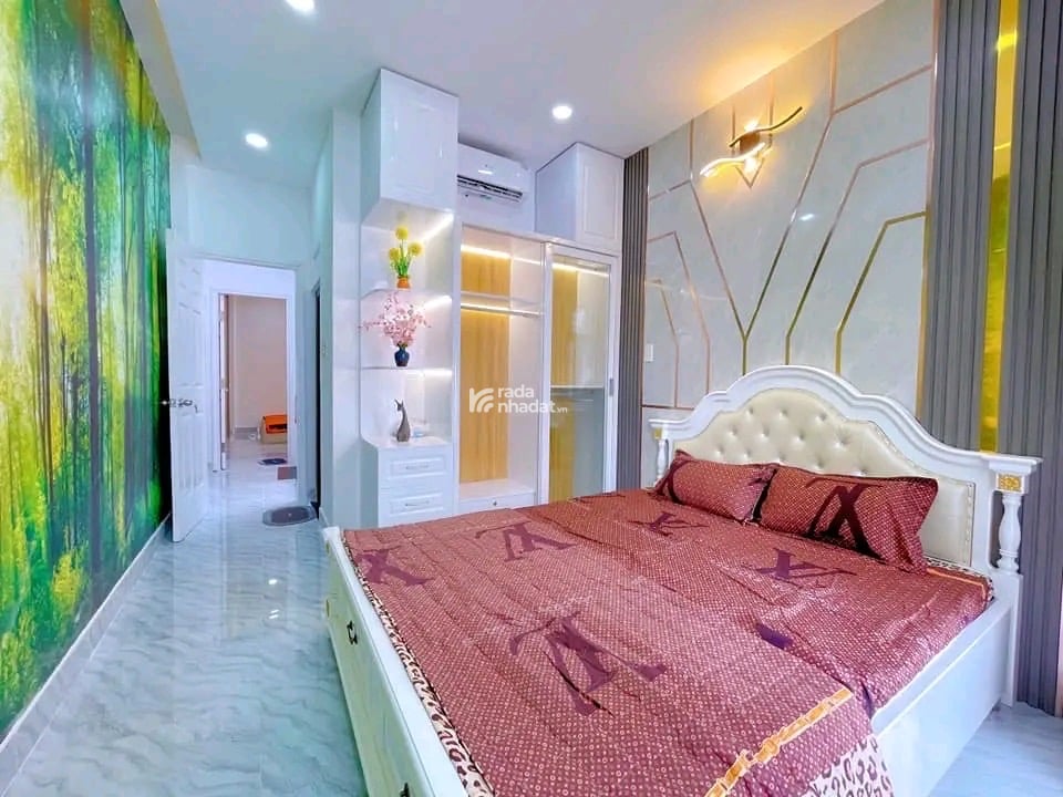 Quận 7 bán nhà Huỳnh Tấn Phát 70m2 8tỷ5 sổ riêng chính chủ.