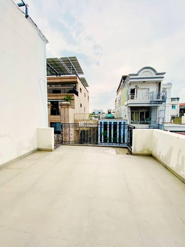 Bán nhà Quận 10 - 4,8 x 17 x 6 tầng - 350m2 sàn - HXH khu phân lô kế Vạn Hạnh Mall 