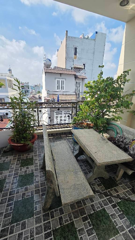 HXH 4 TẦNG BTCT MỚI CHẮC CHẮN - CHỦ XÂY TÂM HUYẾT - SÁT NGAY TÂN PHÚ
