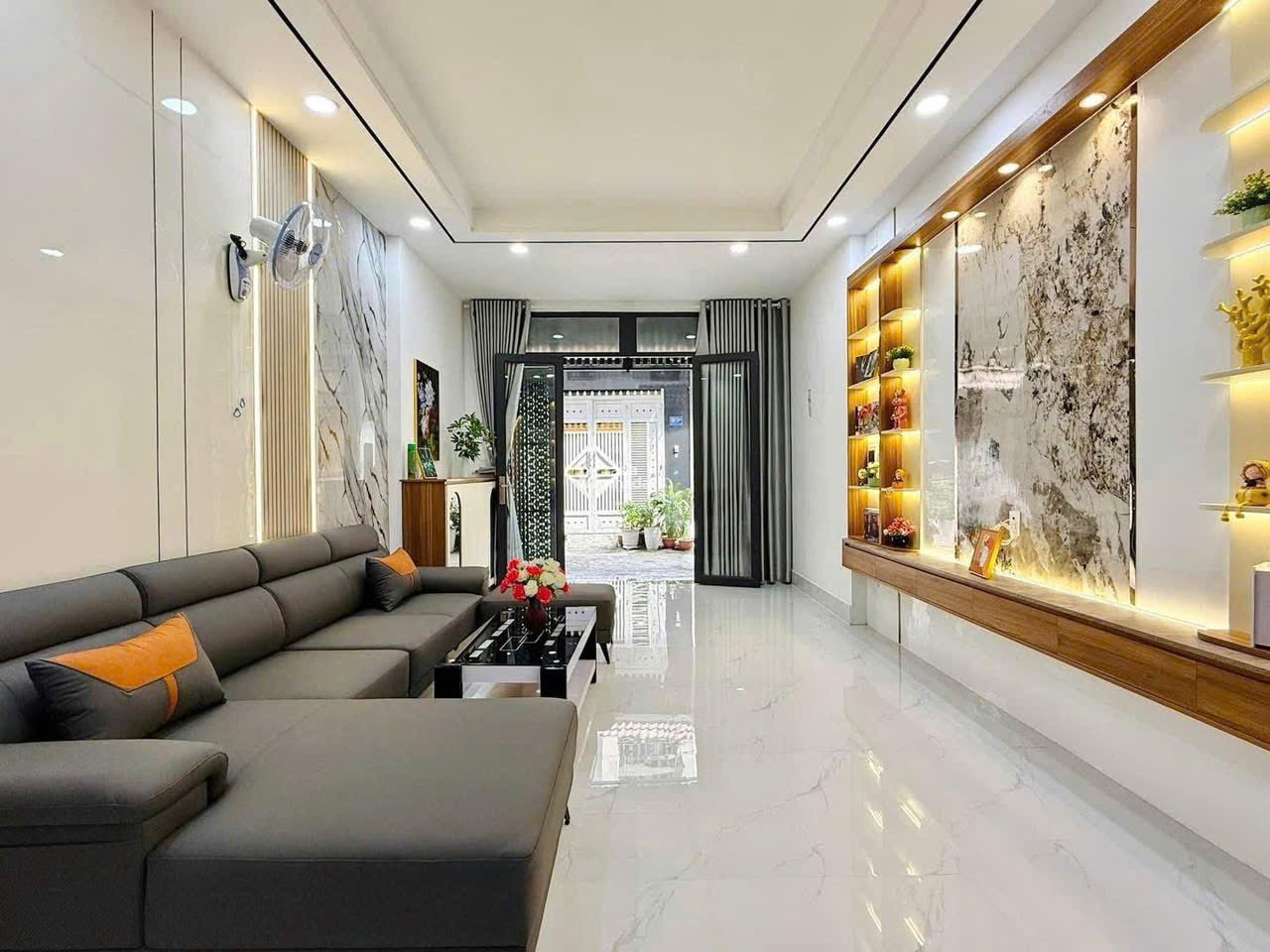 CHỐT NHANH CĂN NHÀ TRẦN THỊ TRỌNG, TÂN BÌNH/ DT 54,5M2/ GIÁ CHỈ 4 TỶ 950/ SHR CHÍNH CHỦ/ HẺM OTO