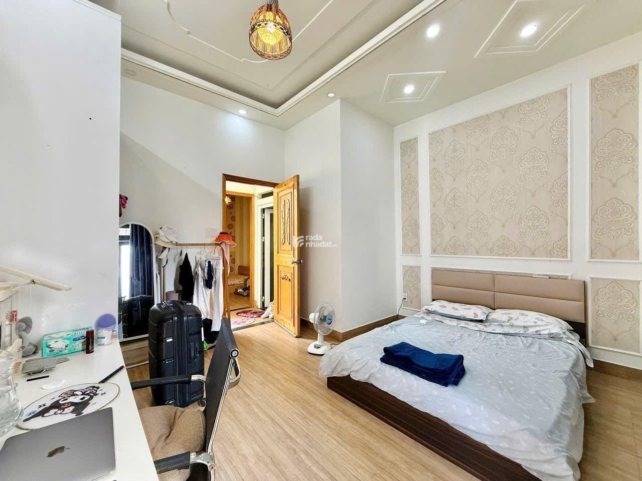 Bán nhà Gò Vấp, Hẻm thông xe hơi, gần Dương Quảng Hàm, ngay Công viên, 6.5 tỷ TL