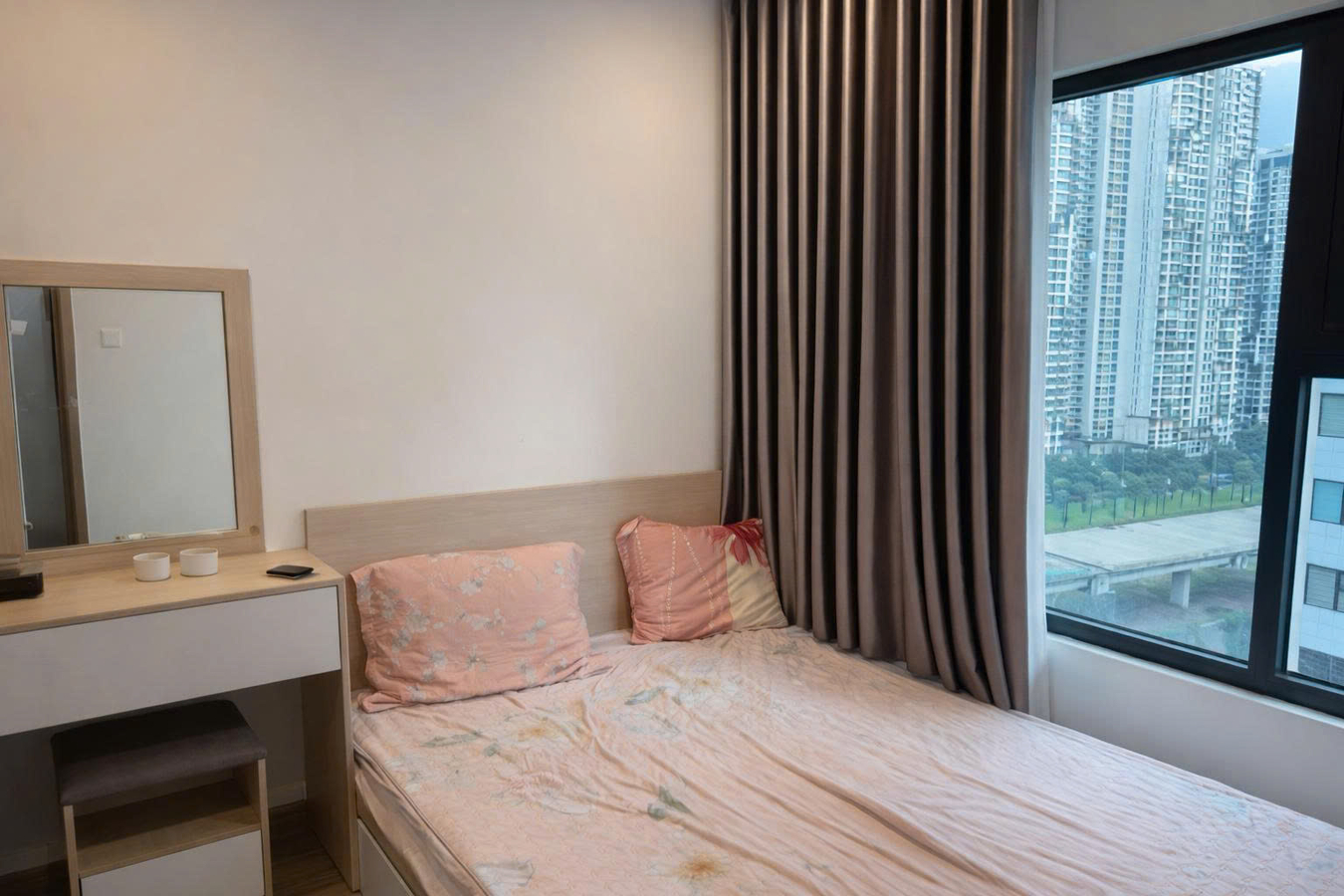 Cần bán 2PN1 69,20m2, phân khu The Origami, giá tốt 4,30tỷ