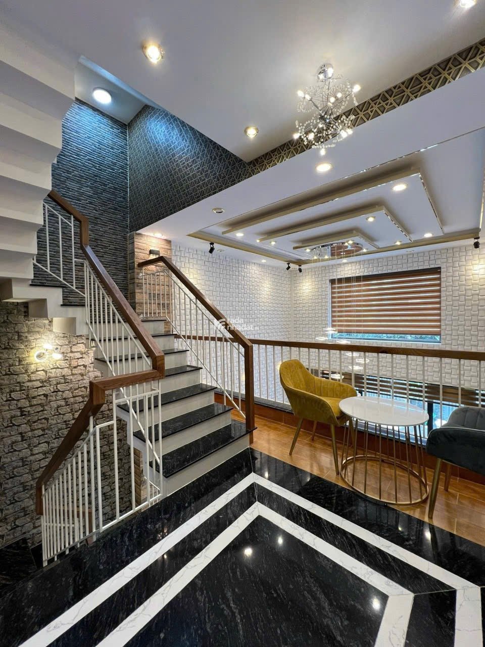 Hàng giá ngộp ngay Phan Văn Trị, Bình Thạnh, gần ĐH Văn Lang, 40m2 SHR giá 2 tỷ 550 TL