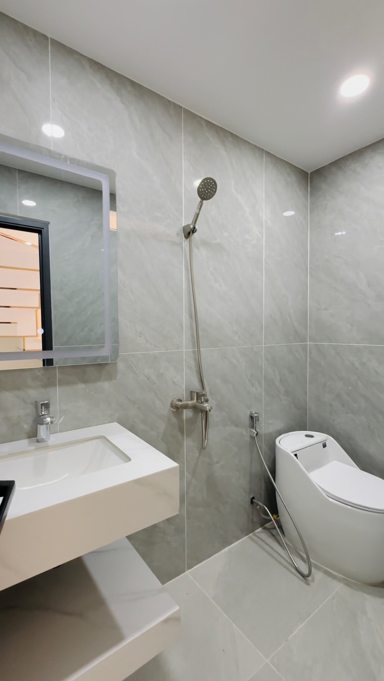 BÁN NHÀ SIÊU RẺ 60,4m2 giá 5,35 tỷ Đường Ni Sư Huỳnh Liên Phường 10 Quận Tân Bình HCM