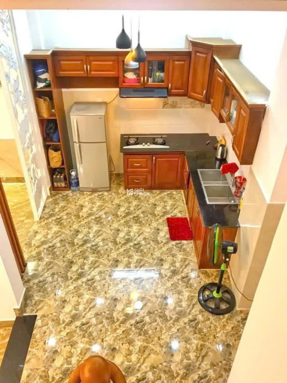 QUAN 7 - NHÀPHỐ XE HƠI NGỦ -- 63M2 NGANG KHỦNG 6M NHỈNH 7( KHÁ HIẾM TRONG KHU VỰC)