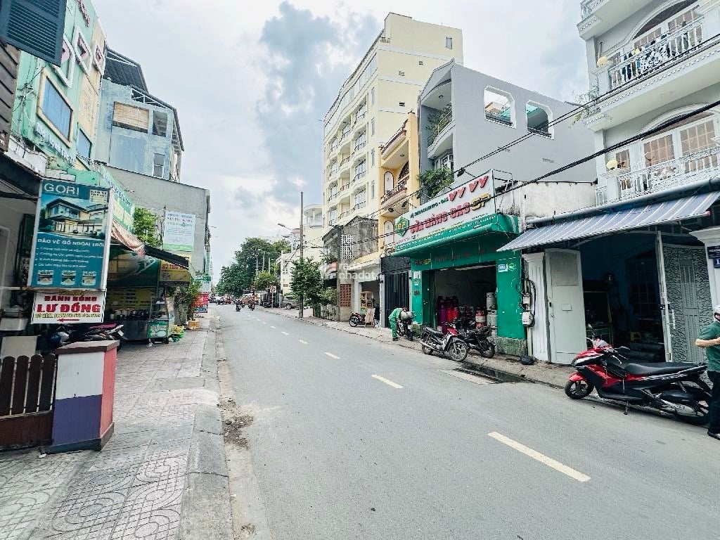 MẶT TIỀN KD NGUYỄN TRỌNG TUYỂN, PHÚ NHUẬN, 90M2 CÓ KC TIỆN CẢI TẠO. GIẢM 2T CHỈ CÒN 14.5T TL 