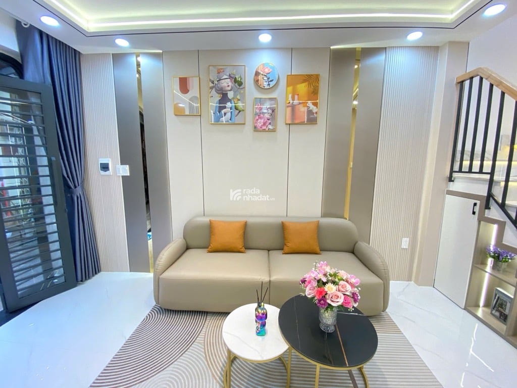 Bán nhà Trần Thái Tông,Nhà mới đẹp,Giá chỉ hơn 4 tỷ 