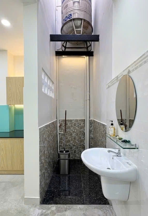 Bán nhà mới Lý Chính Thắng, QUẬN 3, DT 57 m2, giá 7.5 tỷ