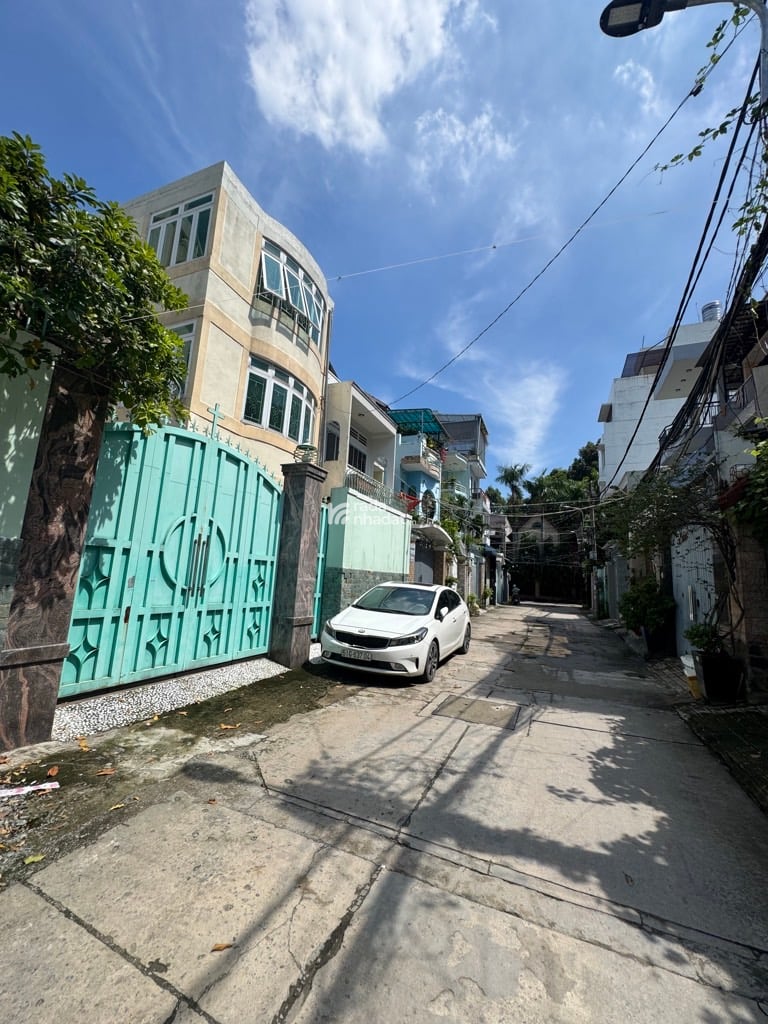 TRUNG TÂM TÂN BÌNH - HẺM XE HƠI VÀO NHÀ - SÁT BÊN CÔNG VIÊN LÊ THỊ RIÊNG 