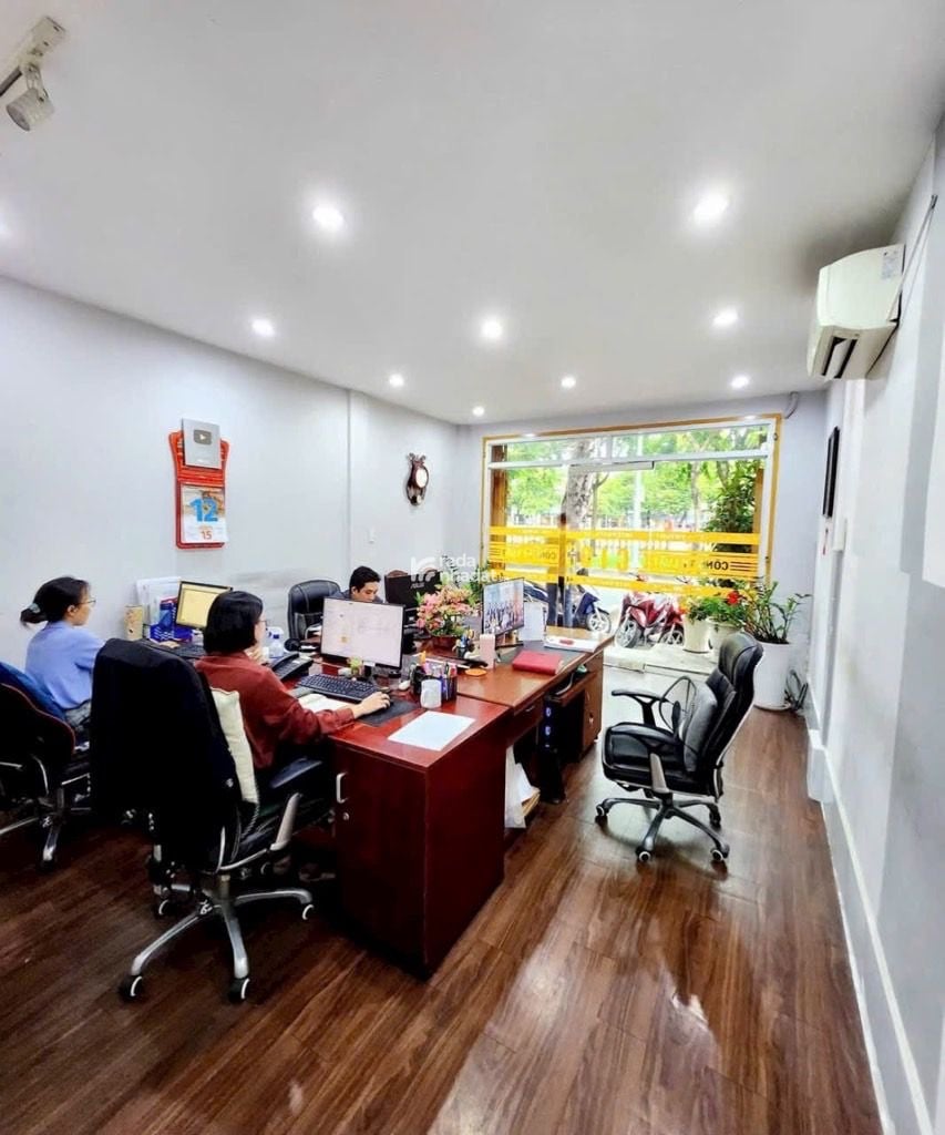 Bán nhà mặt tiền Q1, 64m2, 2 mặt tiền trước sau, Lề 6m, Giá đẹp 21.5 Tỷ TL tốt