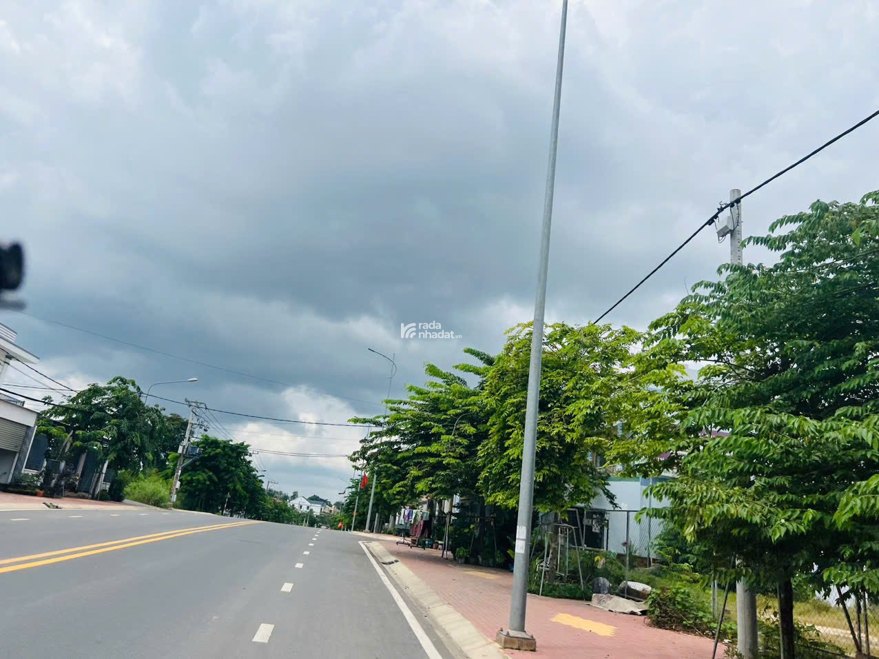 Ngộp bán gấp lô đất full thổ cư 4,5x 20 SHR công chứng ngay - đường xe hơi