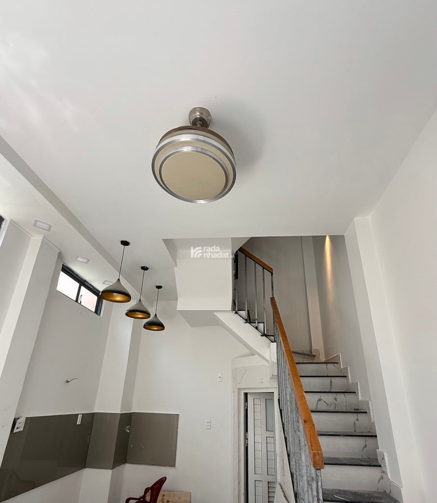 NHÀ VIP NGAY CHỢ PHẠM VĂN HAI, TÂN BÌNH, 30M2 CÓ KC MỚI Ở NGAY. GIẢM 750TR CHỈ CÒN 5.3T TL 