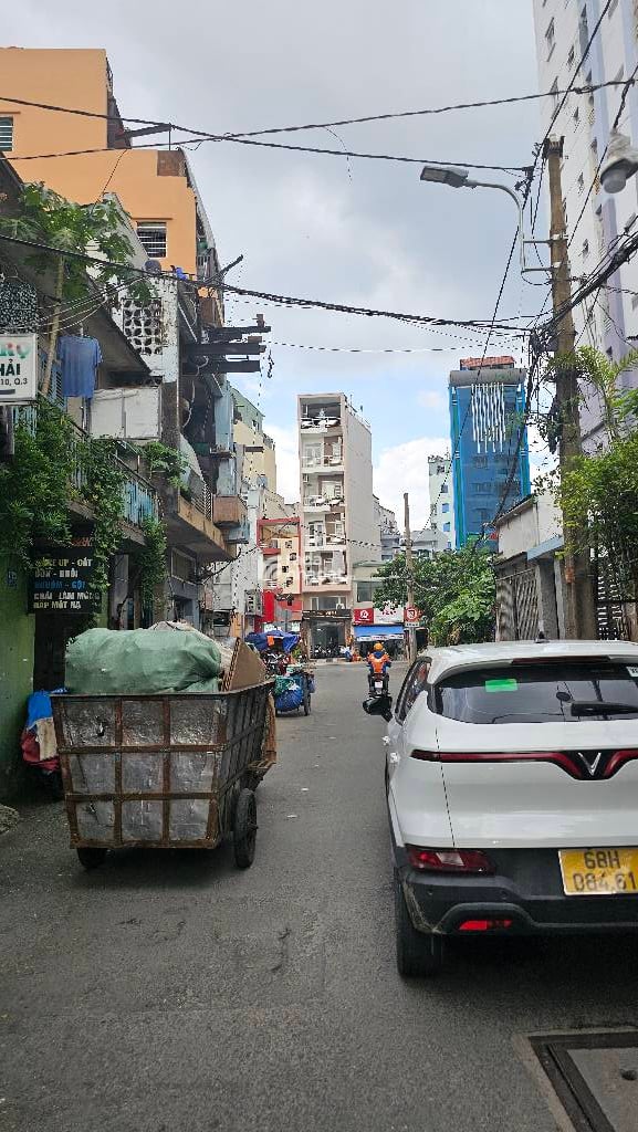 CĂN HỘ DỊCH VỤ 70M2 X 6 TẦNG - THANG MÁY - H.CÔNG - CHO THUÊ BÈO 60TR/TH - HẺM 4M - NHỈNH 12 TỶ TL