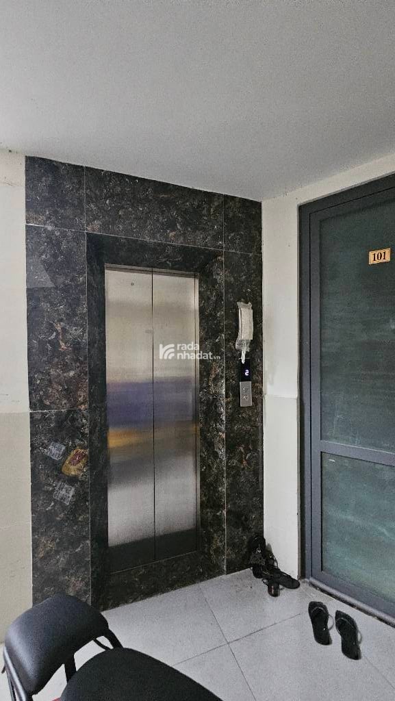 CĂN HỘ DỊCH VỤ 70M2 X 6 TẦNG - THANG MÁY - H.CÔNG - CHO THUÊ BÈO 60TR/TH - HẺM 4M - NHỈNH 12 TỶ TL