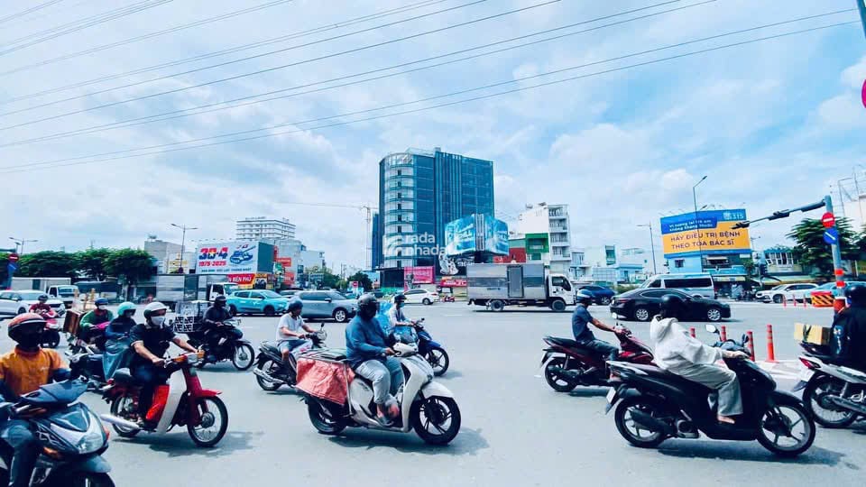 Ngang 15x41m! Bán tòa BUILDING MỚI XÂY MT Lê Quang Định, Q.GV  2 hầm 12 tầng