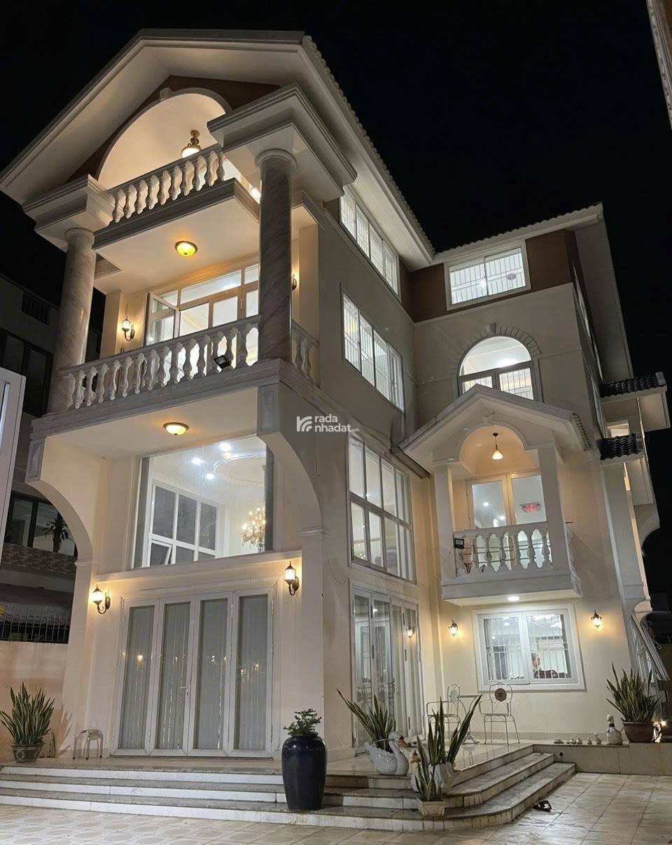 Cho thuê N/C biệt thự sân vườn góc 2 mặt tiền Hiệp Bình Chánh,  Gần đường Phạm Văn Đồng 