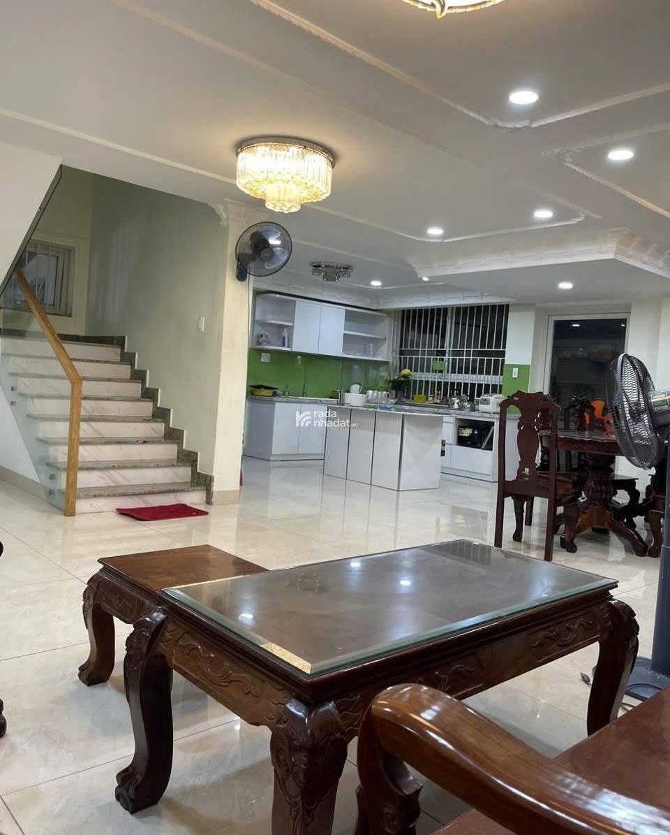 Cho thuê N/C biệt thự sân vườn góc 2 mặt tiền Hiệp Bình Chánh,  Gần đường Phạm Văn Đồng 