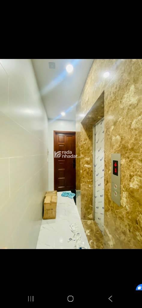  Kết cấu 5 tầng, 5PN, 5WC, Sân thượng. Nhà xe phòng thờ. THANG MÁY 450KG. 