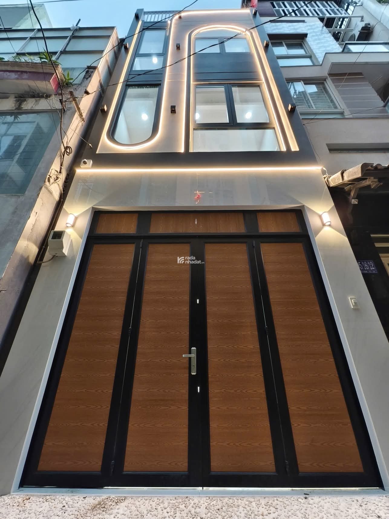 Biệt thự 8 x 16 , 3 tầng có hầm gara , đường nội bộ anh sẽ làm