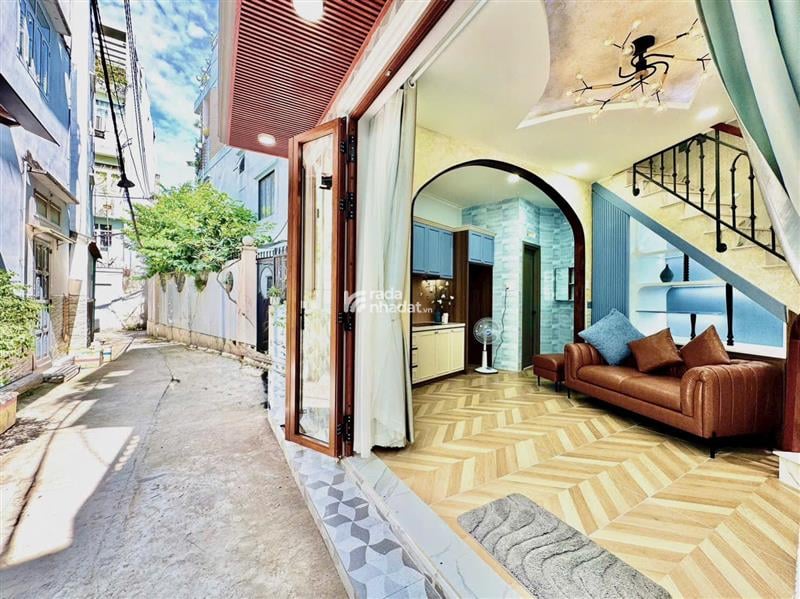 NHÀ GIÁ RẺ THÍCH QUẢNG ĐỨC, PHÚ NHUẬN, 4 TẦNG MỚI Ở NGAY. GIẢM 300TR CHỈ CÒN 4.9T TL 