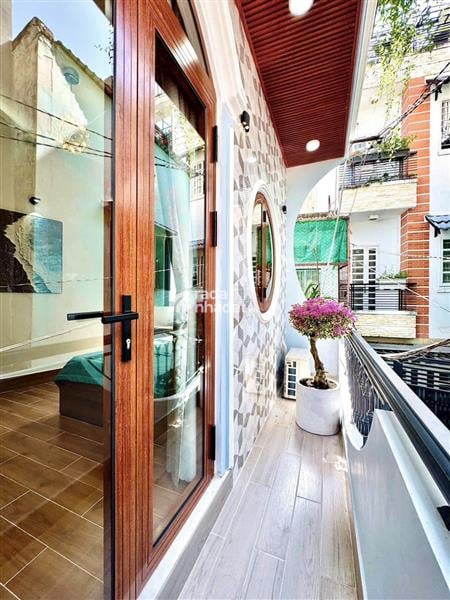 NHÀ GIÁ RẺ THÍCH QUẢNG ĐỨC, PHÚ NHUẬN, 4 TẦNG MỚI Ở NGAY. GIẢM 300TR CHỈ CÒN 4.9T TL 