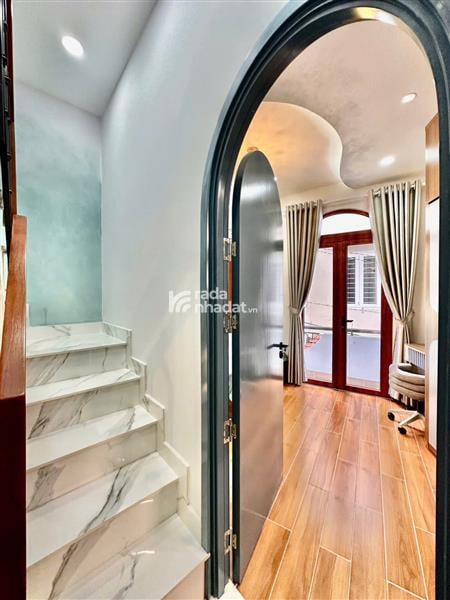 NHÀ GIÁ RẺ THÍCH QUẢNG ĐỨC, PHÚ NHUẬN, 4 TẦNG MỚI Ở NGAY. GIẢM 300TR CHỈ CÒN 4.9T TL 