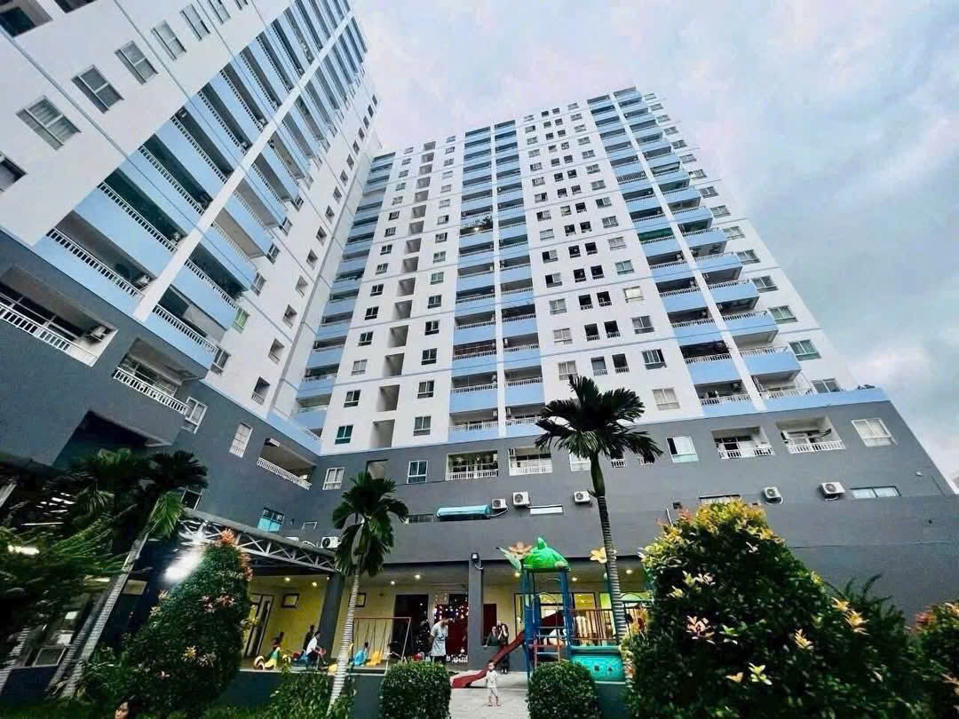 RA GẤP CĂN HỘ CAO CẤP CC LINH TÂY SÁT PHẠM VĂN ĐỒNG THÔNG THỦY 81m2 CHỈ 3,9 TỶ.