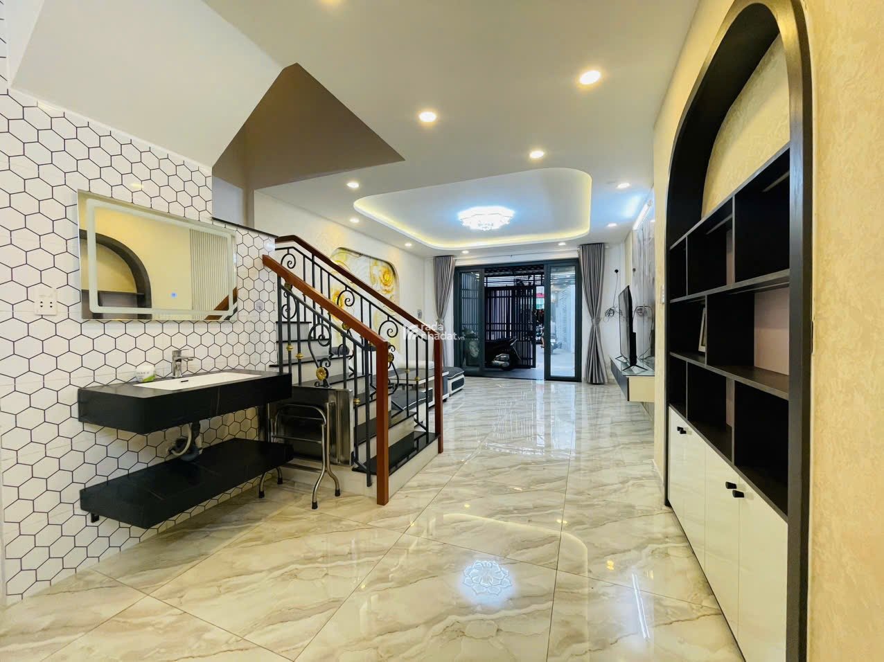 BÁN NHÀ QUANG TRUNG P10, GÒ VẤP. DT 50.5m2, 2PN Sân thượng Giá chỉ 5.6 Tỷ