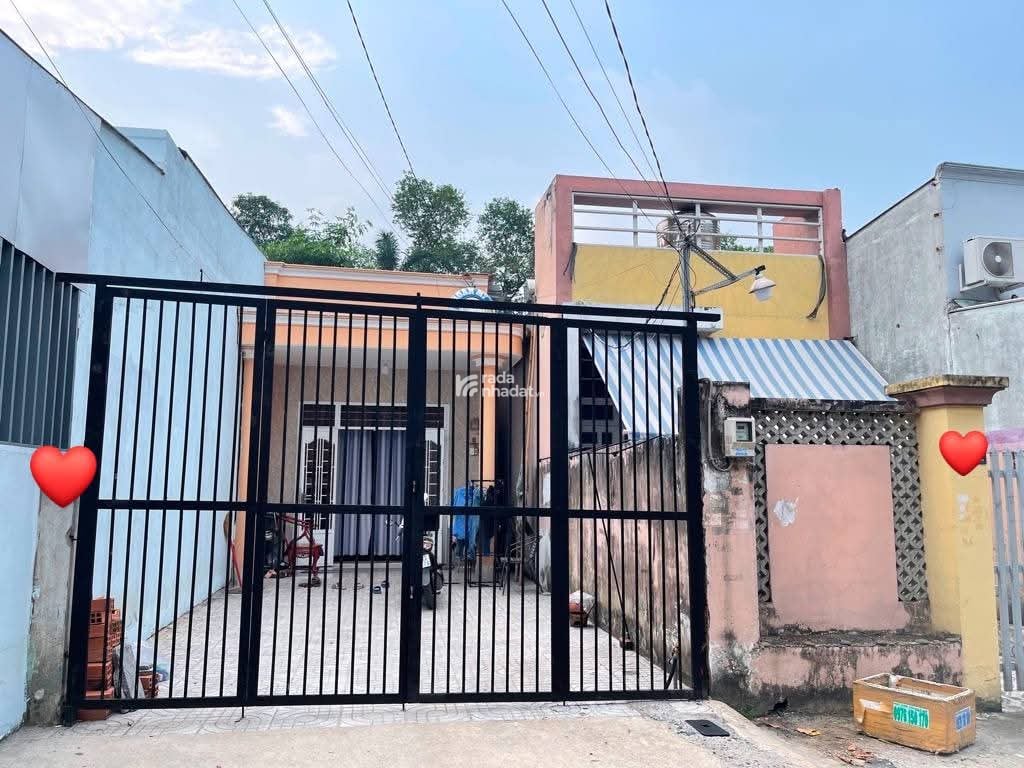 MẶT TIỀN TÂN XUÂN NHÀ NGANG GẦN 9M XE HƠI TRÁNH  178M2 THỔ ĐỦ  SÁT VÁCH QUẬN 12 