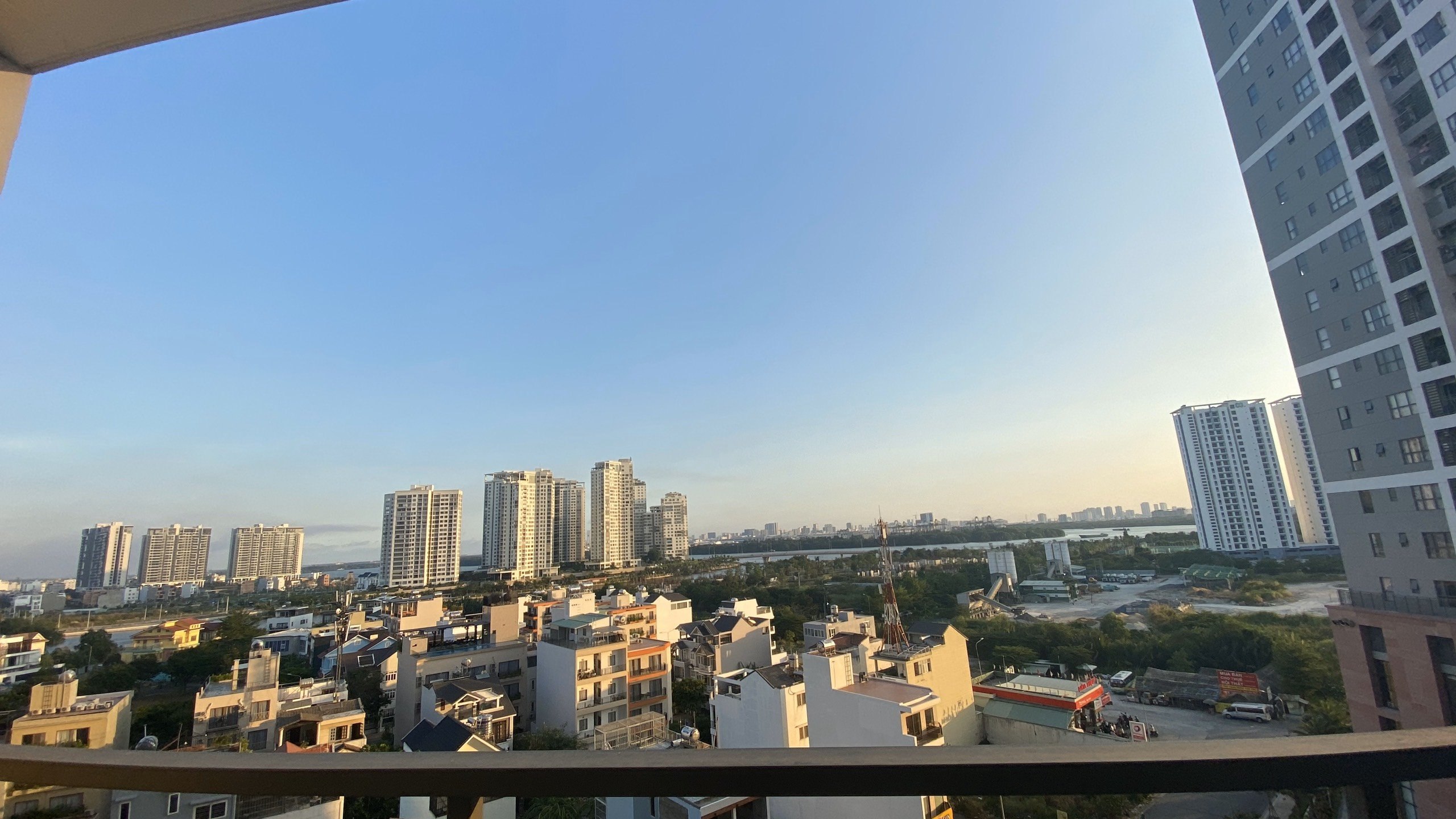 Bán căn 3PN 11,5 tỷ tại The Sun Avenue, 109m2, full nội thất, view sông mát mẻ vào ở ngay
