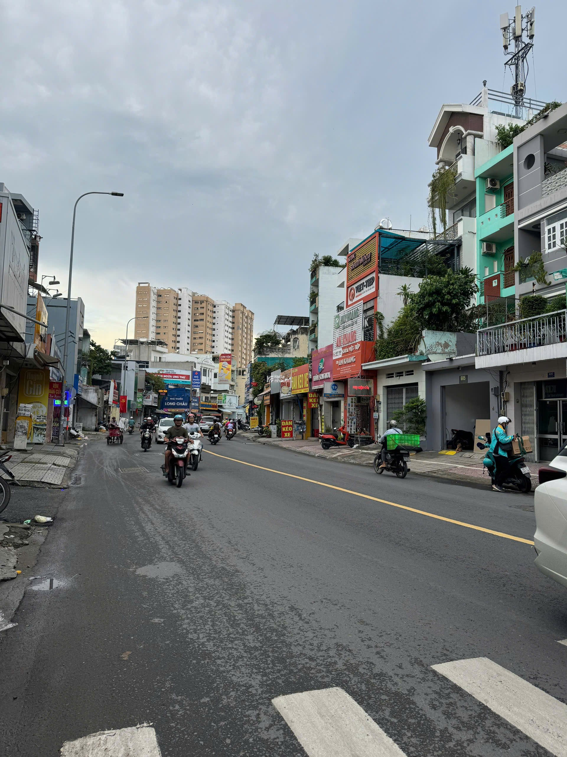 Nhà phố Lạc Long Quân khu dân cư yên tĩnh, hẻm rộng xe hơi GIÁ 11.5 tỷ