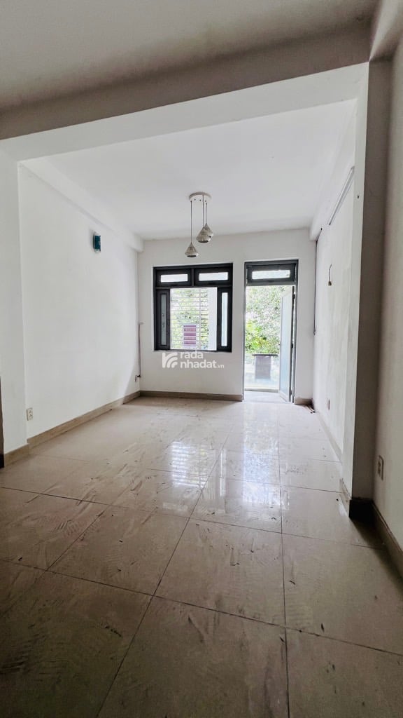 NHÀ MẶT TIỀN ĐƯỜNG HOÀNG SA Q3 - 5 TẦNG -60m2 
