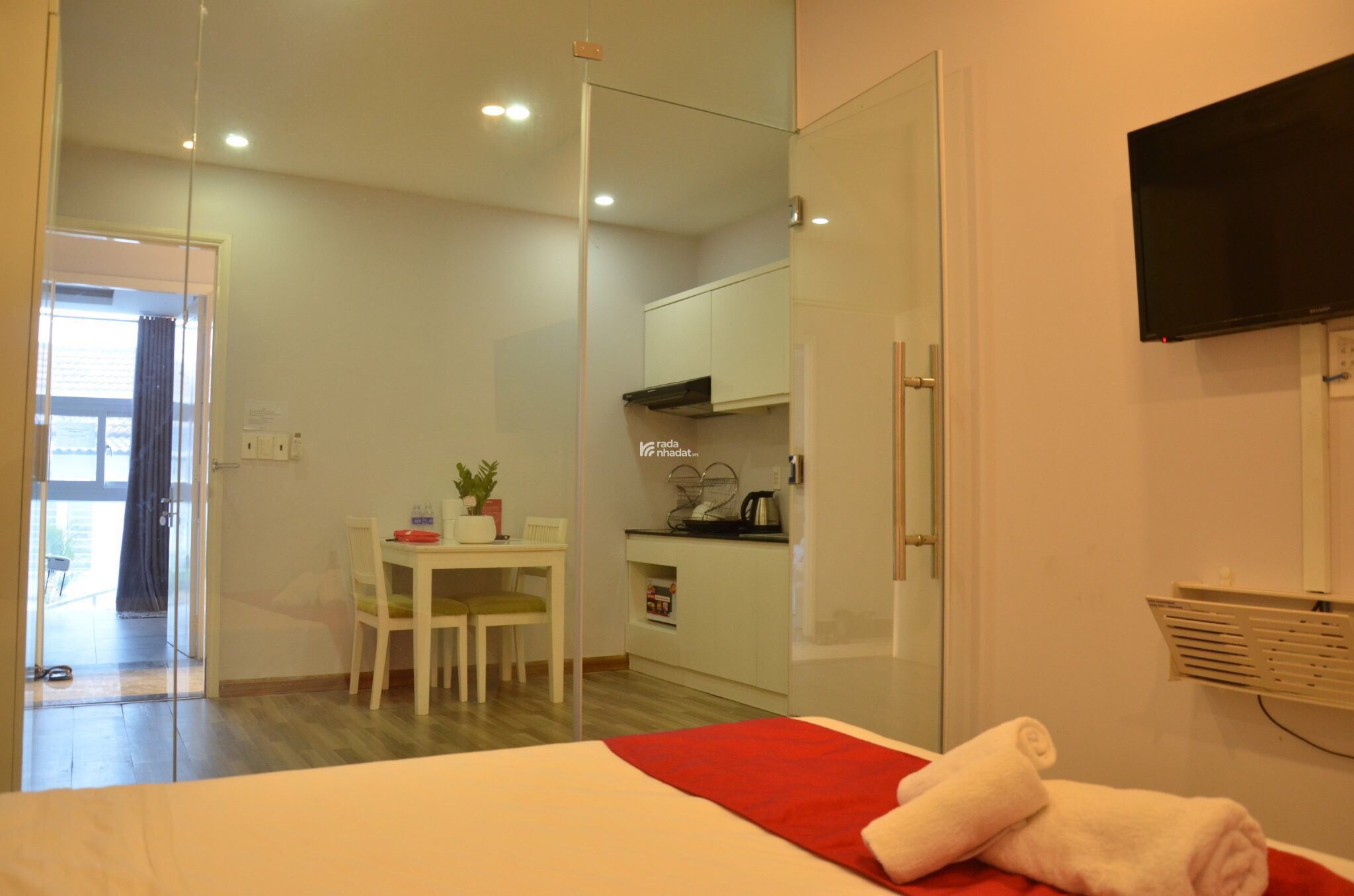 CHO THUÊ CĂN HỘ PHƯỜNG TÂN ĐỊNH Q1 1PN CÓ THANG MÁY_DỌN PHÒNG_BẢO VỆ