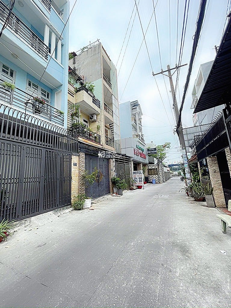 Bán nhà đường dương đức hiền tân phú 