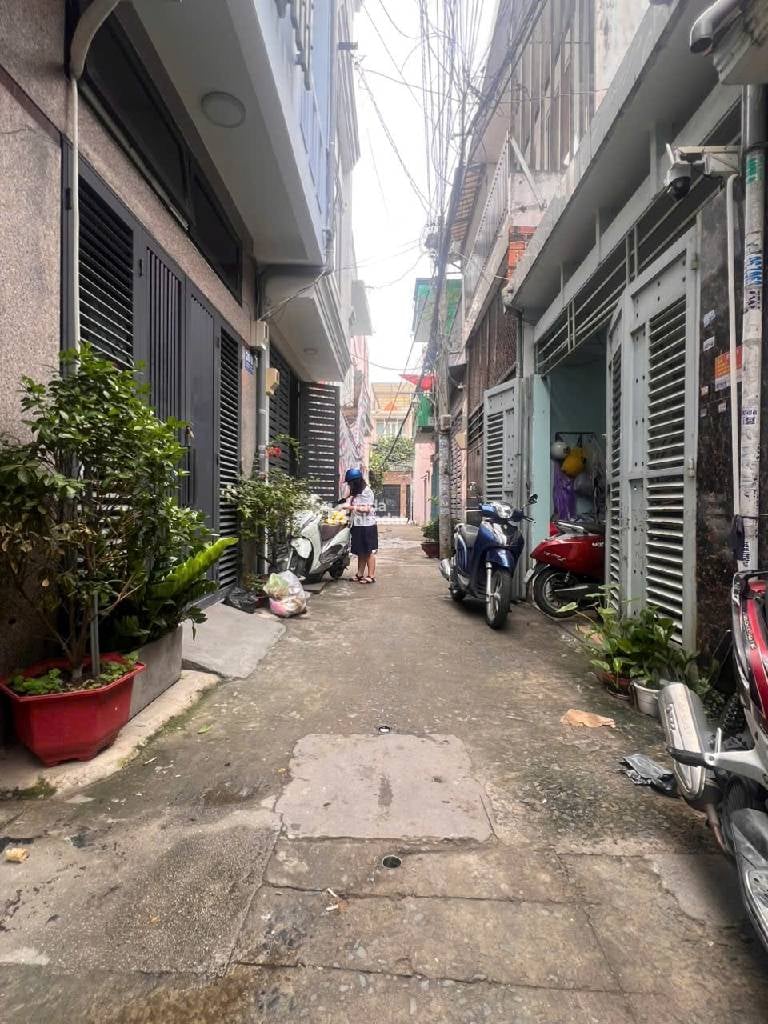 NGAY AEON MALL, HẺM XE HƠI GÒ DẦU, TÂN PHÚ, 24M2 NGANG HIẾM CÓ. GIẢM 550TR CHỈ 2.8T 