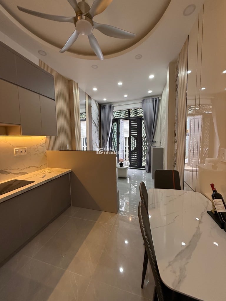 gò vấp nhỉnh 4t, 4 tầng, gần cv làng hoa