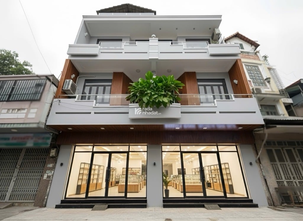 Bán nhà Phú Nhuận, bán nhà mặt tiền 12 x 10 x 4 tầng , nhiều phương án kinh doanh cho thuê tốt