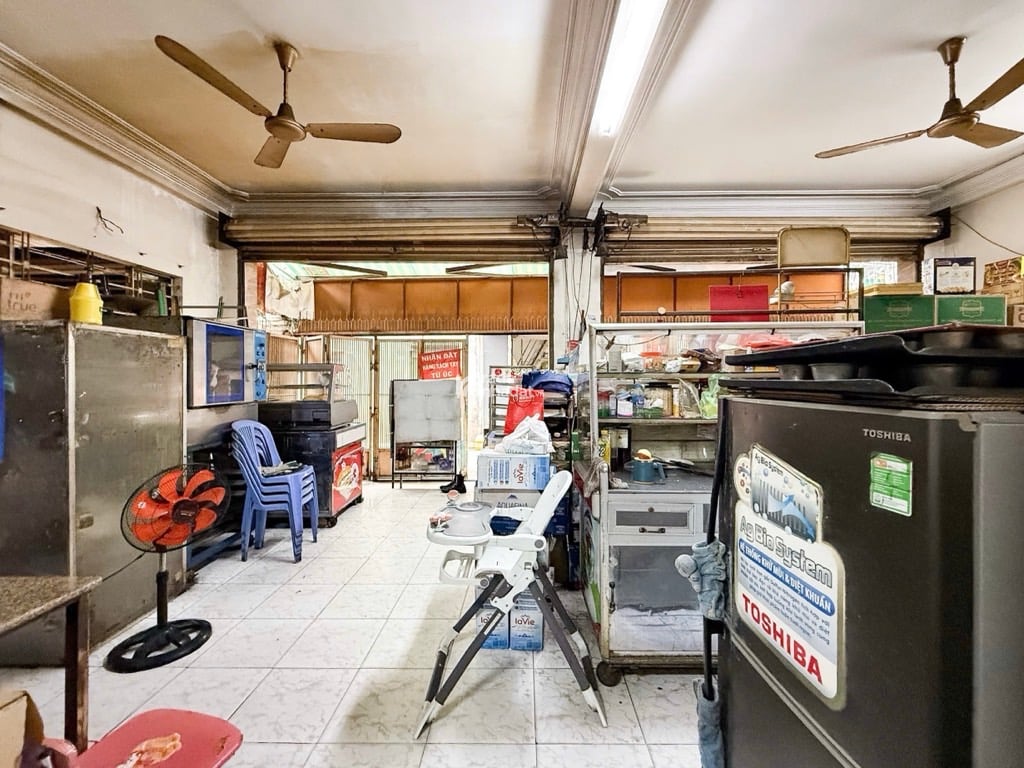 Bán nhà Phú Nhuận, bán nhà mặt tiền 12 x 10 x 4 tầng , nhiều phương án kinh doanh cho thuê tốt