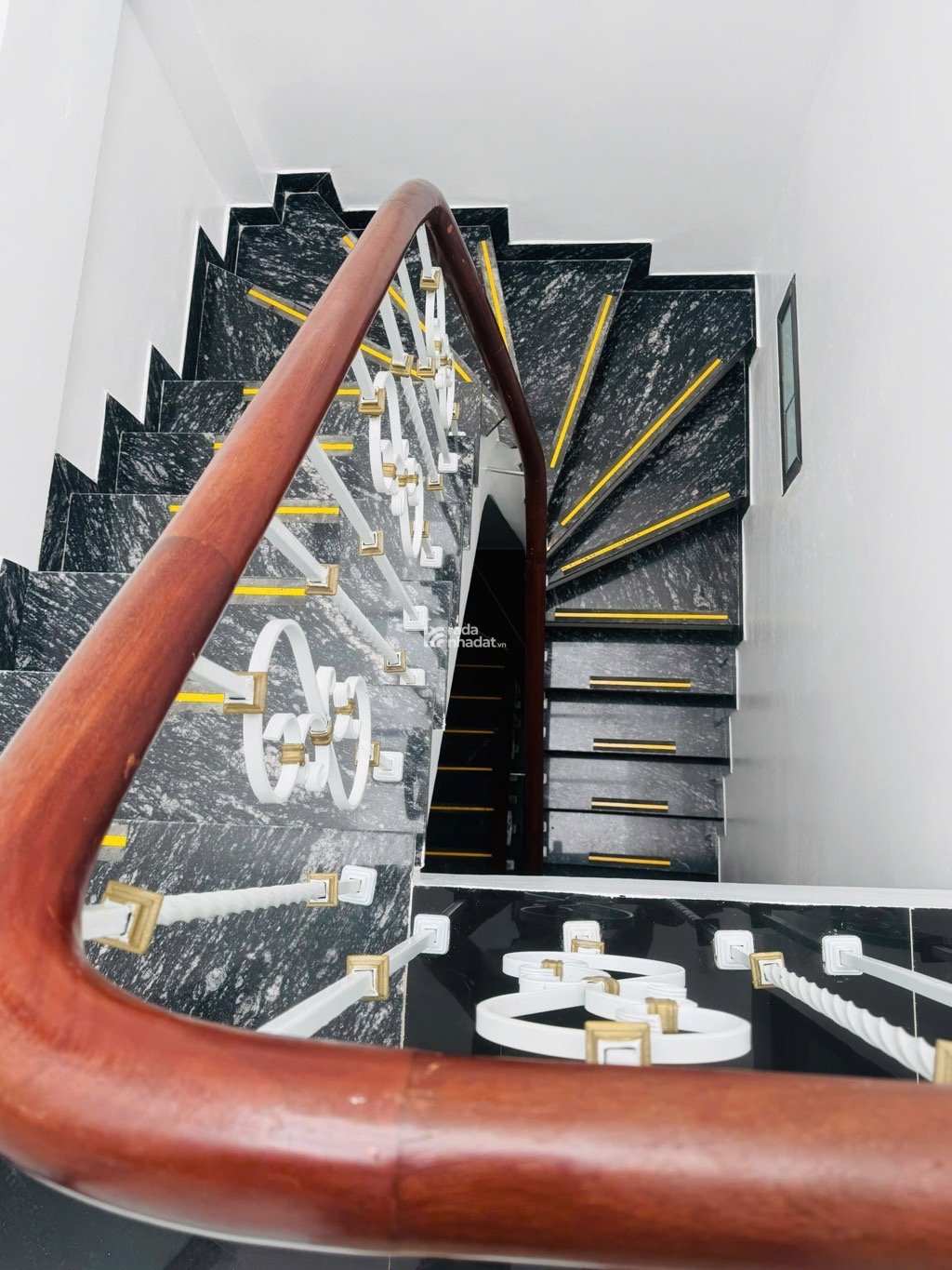  CẠNH TRƯỜNG ĐOÀN KẾT HƠN 8 TỶ - 45M2 - 4 TẦNG - NGÕ THOÁNG CÁCH PHỐ 10M - QUẬN HAI BÀ TRƯNG 