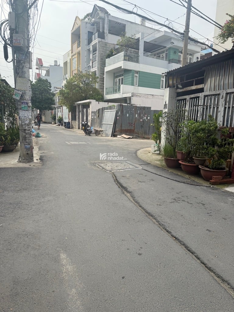 BÁN NHÀ KẾ KHU TÊN LỬA 60M2 5 TẦNG 6 TỶ HẺM XE HƠI TRÁNH THU 15 TRIỆU BÌNH TÂN 