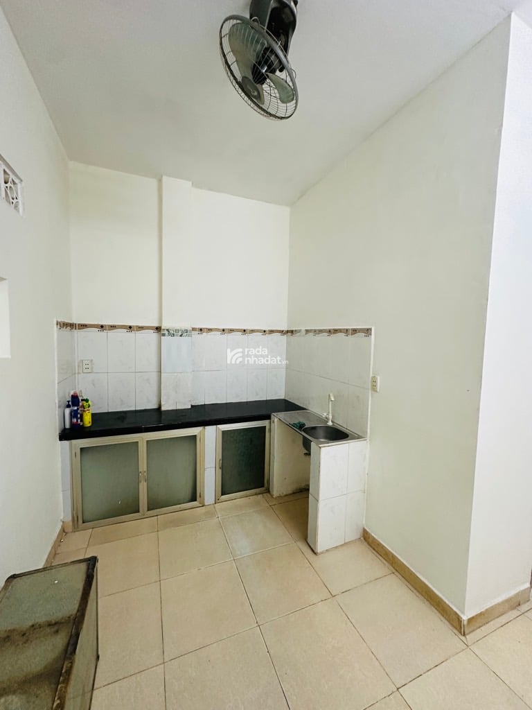 SÁT TÂN BÌNH, HẺM XE HƠI TRỊNH ĐÌNH TRỌNG, TÂN PHÚ, 52M2 HIẾM CÓ. GIẢM 550TR CHỈ 5.3T TL TỐT