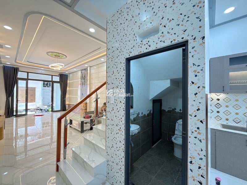 BÌ TÂN 4M x 16M - 3PN GIÁ CHỈ 4 TỶ 860 GẦN CHỢ BÌNH TRỊ LIỀN KỀ TÊN LỮA -