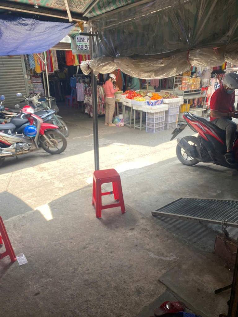 VỊ TRÍ KINH DOANH - HÀNG HIẾM - TRUNG TÂM CHỢ  