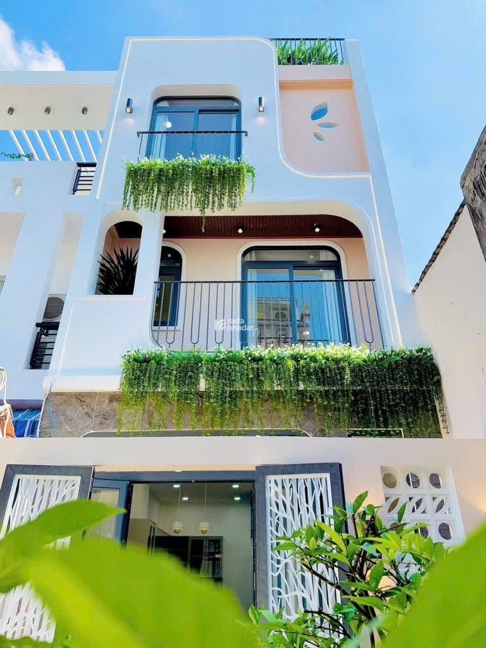 BÁN NHÀ 4 TẦNG MỚI XÂY - 4.5x9 - FULL NỘI THẤT - ĐƯỜNG PHAN HUY ÍCH - CHỈ 5.98 TỶ TL