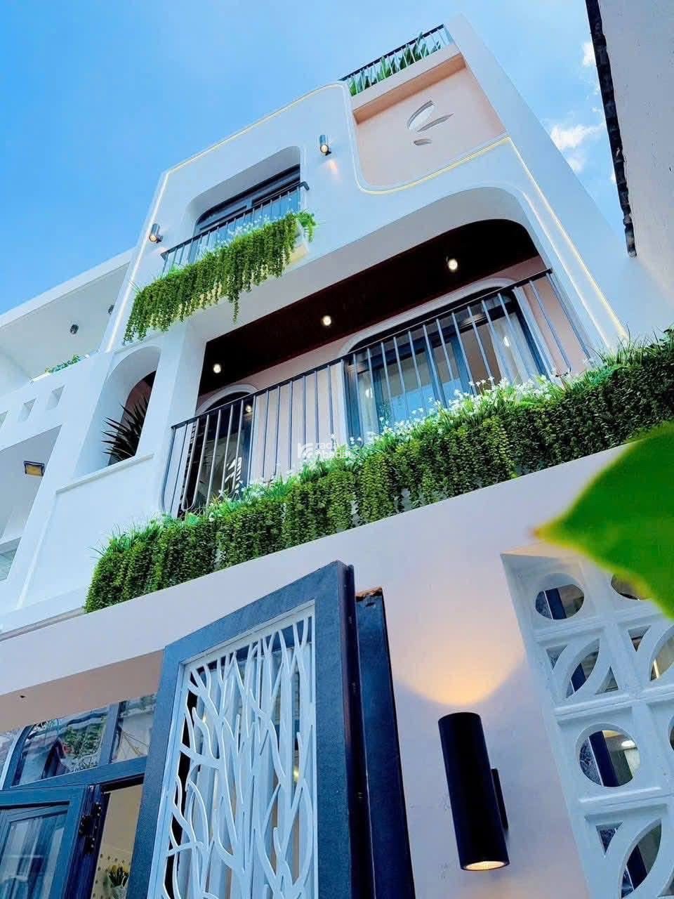 BÁN NHÀ 4 TẦNG MỚI XÂY - 4.5x9 - FULL NỘI THẤT - ĐƯỜNG PHAN HUY ÍCH - CHỈ 5.98 TỶ TL