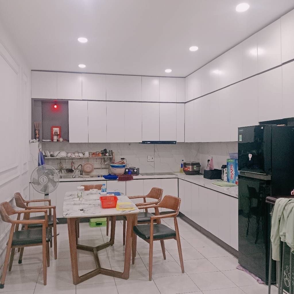  Diện túch ngang 3m6 x 16 m công nhận 55.8m2  Nhà kết cấu trệt 2 lầu sân thượng Nhà có phòng ngủ