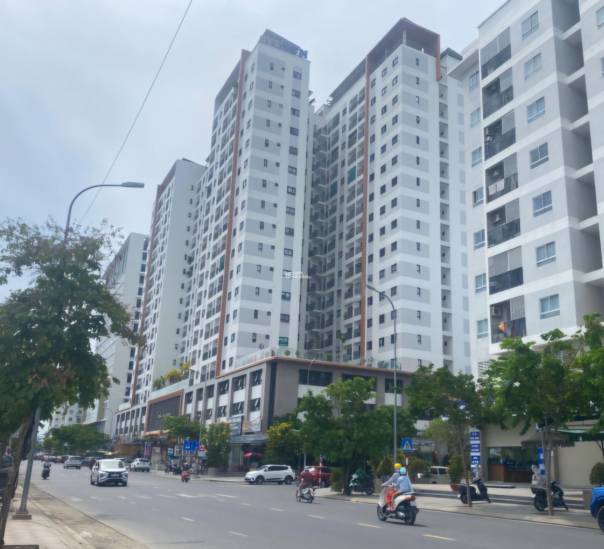 Bán shophouse CT2 VCN Phước Hải Tp Nha Trang. Nằm đường chính Tố Hữu rộng rãi 24m. Vị trí kinh doan