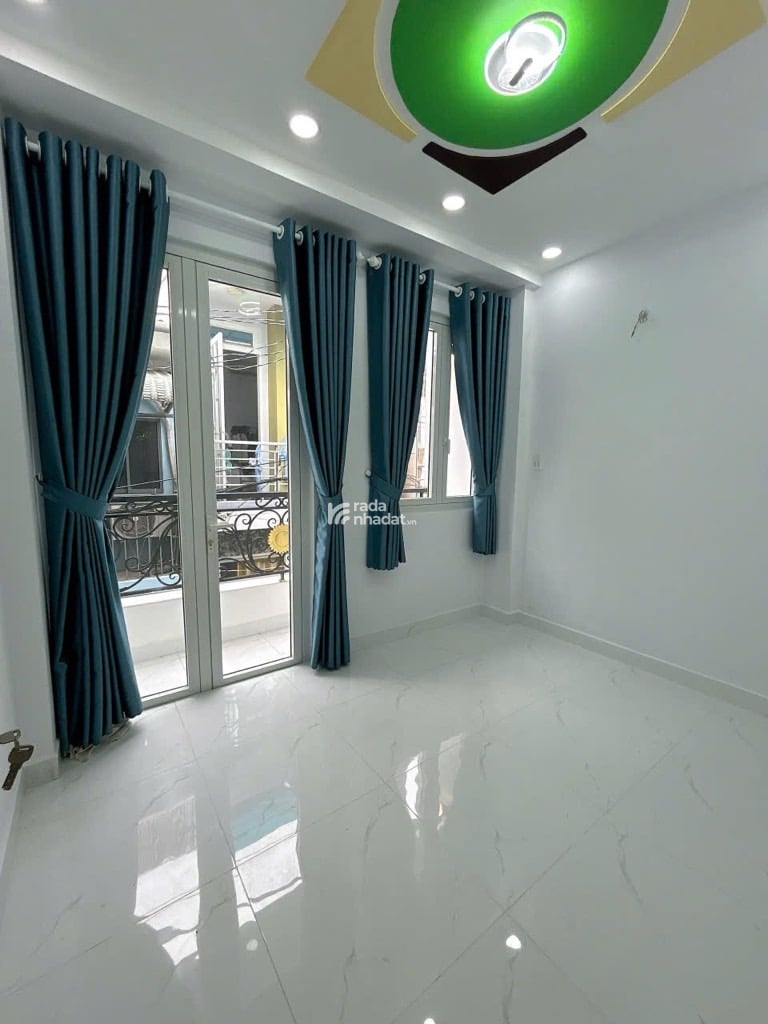 NHÀ XÂY MỚI DỌN VÀO Ở NGAY - KỀ BÊN LÊ THÚC HOẠCH - BÌNH LONG