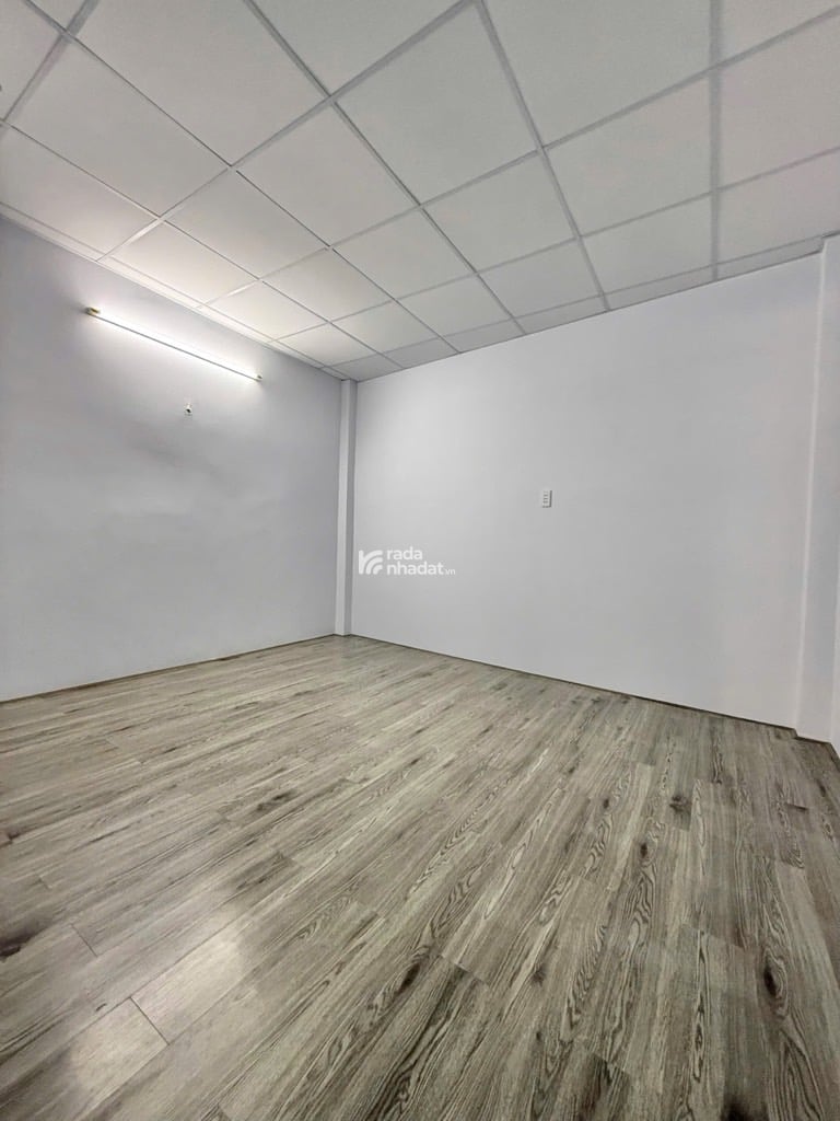 BÁN NHÀ HÒA BÌNH TÂN PHÚ 70M2 6.X TỶ HẺM 7M Ô TÔ NGỦ TRONG NHÀ 