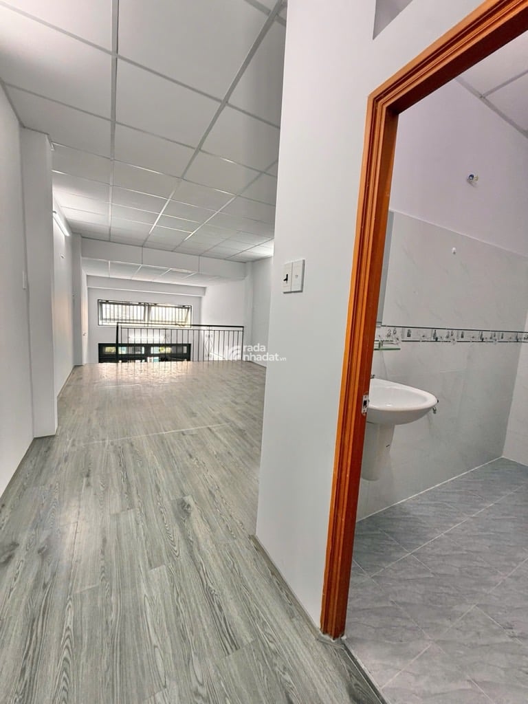 BÁN NHÀ HÒA BÌNH TÂN PHÚ 70M2 6.X TỶ HẺM 7M Ô TÔ NGỦ TRONG NHÀ 